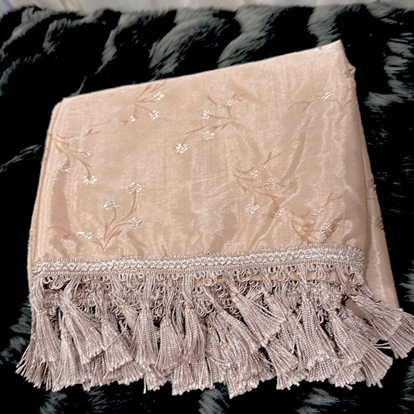 Beacon Looms Valance Neutral Taupe Floral Pattern Window Topper w Tassles - Picture 11 of 11